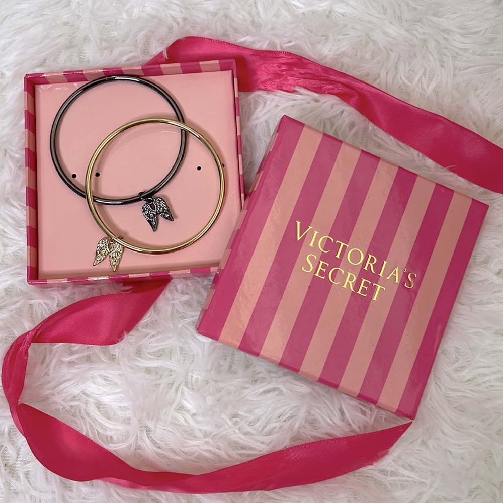 😇NWOT Set of 2 VS angel wing bangle bracelets